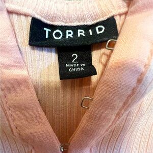 Torrid 2X Baby Pink Hook & Eye Closure
Rib Knit Tank Top 🌸